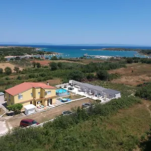 Palmira , Ližnjan Croazia