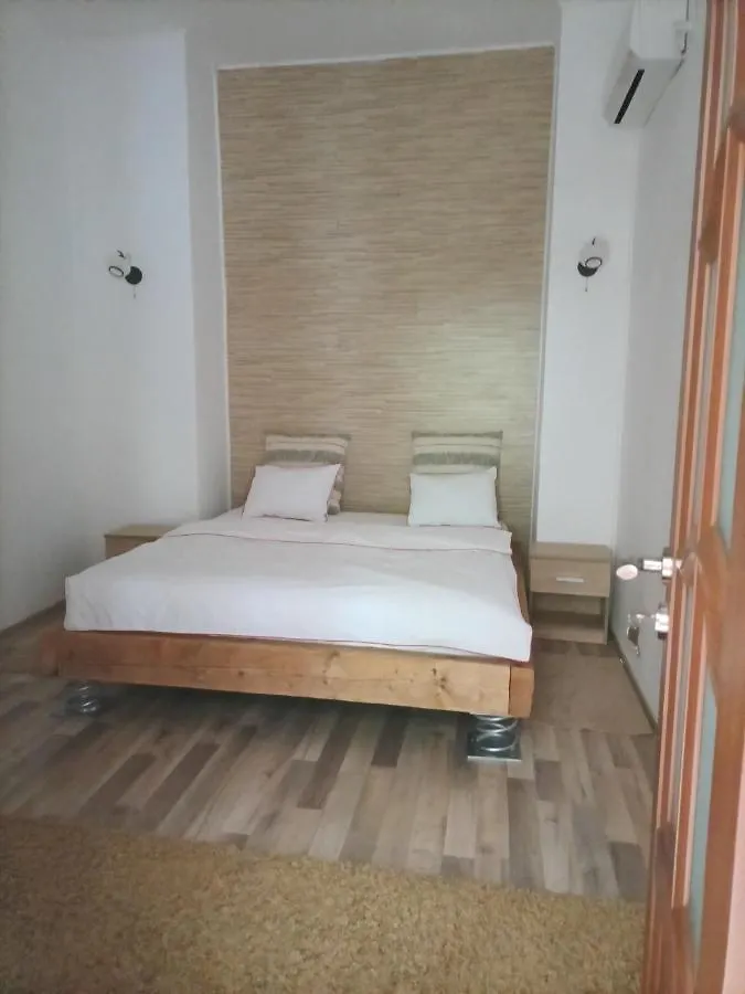 Luta Studio Bucarest Romania
